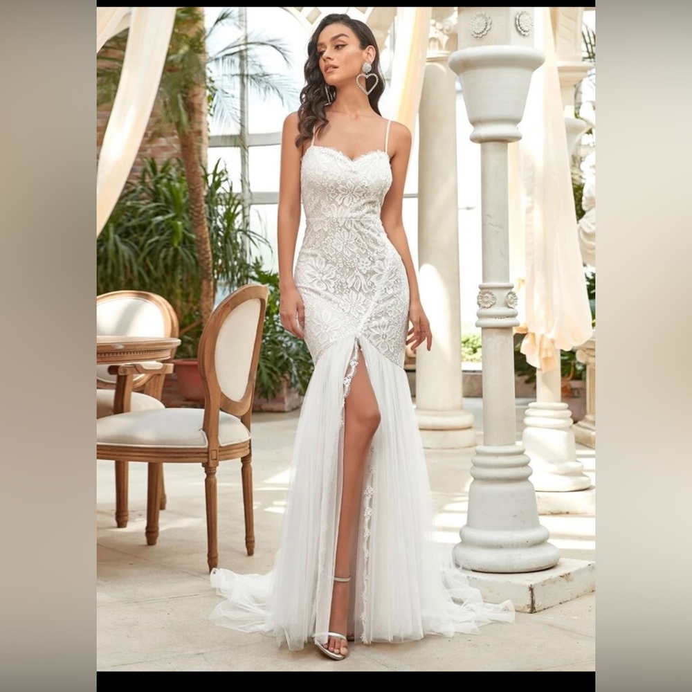 Wedding dress. Never worn. Size US 4.